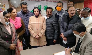 बीजेपी की सरबजीत कौर का चंडीगढ़ मेयर पद पर कब्ज़ा: आप ने किया जमकर हंगामा