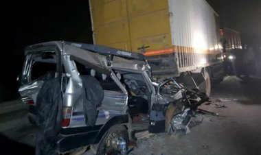 ट्रक और कार में जोरदार टक्कर: हादसे में चार की मौत, छह घायल