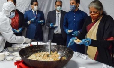 एक फरवरी को पेपरलेस बजट पेश करेंगी वित्त मंत्री: बजट से पहले इस बार हलवा की जगह मिठाई