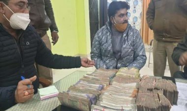 लखनऊ में पार्षद की कार से मिले 6 लाख से ज्यादा रूपए: आयकर विभाग कर रहा जानकारी