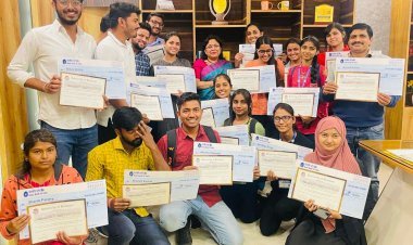 लखनऊ विश्वविद्यालय ने कर्मयोगी छात्रों को प्रमाण पत्र बांटे