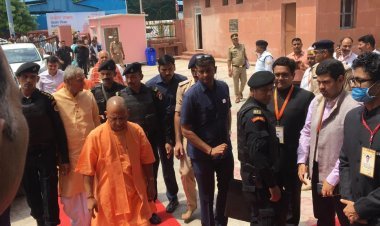 Mathura Janmashtami 2022: श्रीकृष्ण जन्माष्टमी पर मथुरा पहुंचे सीएम योगी, जनता को दी बधाई और शुभकामनाएं