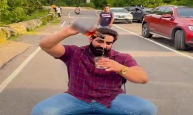 Bobby Kataria: सड़क पर टेबल लगाकर शराब पीना पड़ा महंगा, घोषित हुआ 25 हजार इनाम
