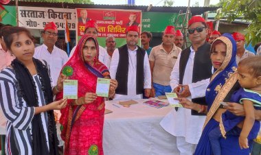 Hardoi: सपा जिला अध्यक्ष की अगुवाई में 356 नए सदस्यों को पार्टी की सदस्यता दिलाई गई