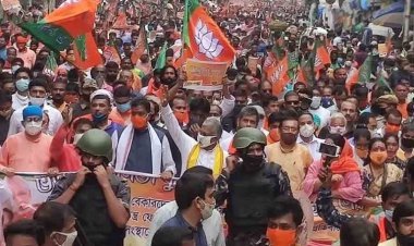 Kolkata: टीएमसी के खिलाफ बीजेपी ने चलाया नबन्ना अभियान, शुभेंदु अधिकारी और लॉकेट चटर्जी हिरासत में