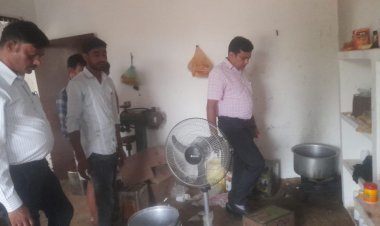 Mathura: नकली घी बनाने वाली फैक्ट्री पर खाद्य विभाग की टीम ने मारा छापा, सील हुई फैक्ट्री