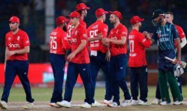 Pak VS Eng: इंग्लैंड ने पाकिस्तान को दी करारी शिकस्त, 158 रनो पर सिमट गयी टीम