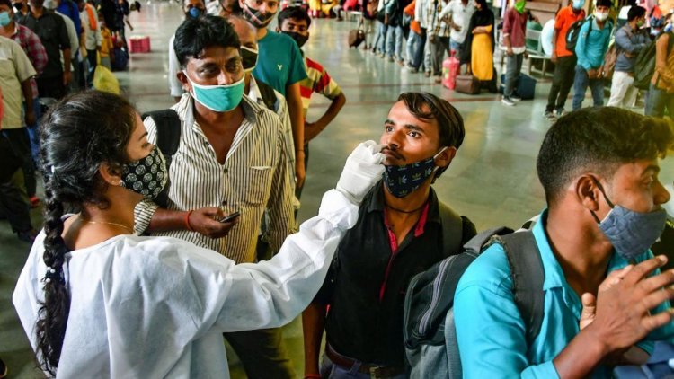 देश में 4 से 8 लाख तक केस मिलेंगे हर दिन: ओमिक्रॉन के चलते तीसरी लेहेर में तेजी