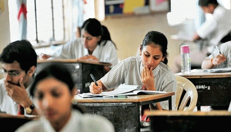 यूपी बोर्ड की परीक्षा में नक़ल पर लगेगी रोक: दो लाख से अधिक सीसीटीवी कैमरों से रखेंगे नज़र