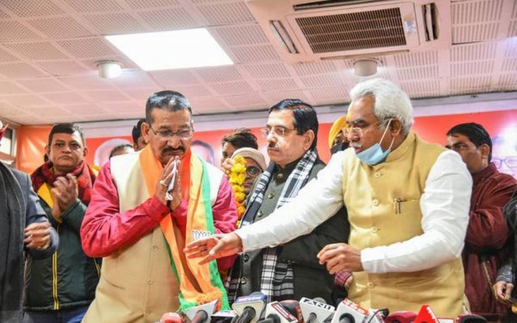 कांग्रेस ने प्रदेश अध्यक्ष को 6 साल के लिए पार्टी से निकला: थामा बीजेपी का दामन