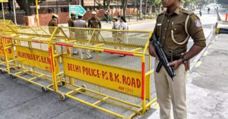 दिल्ली में सामने आया एक शर्मनाक मामला: सीएम बोले- 'ये बेहद शर्मनाक है।'