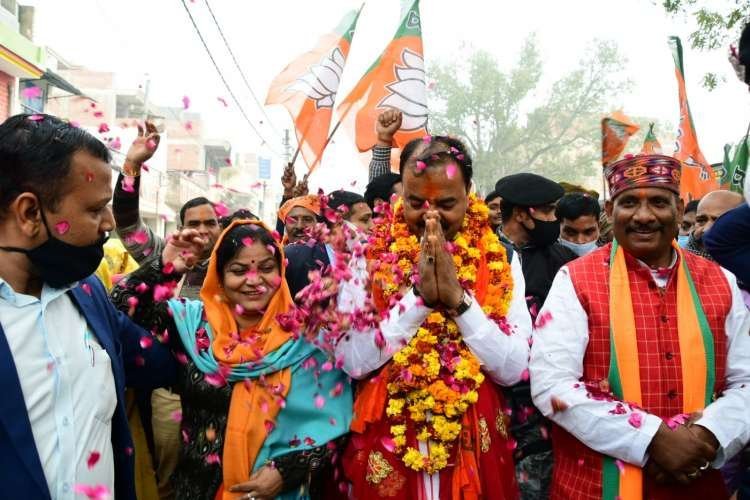 शुभ मुहूर्त में करेंगे उप मुख्यमंत्री केशव प्रसाद मौर्य नामांकन: पूजा अर्चना कर लिया आशीर्वाद