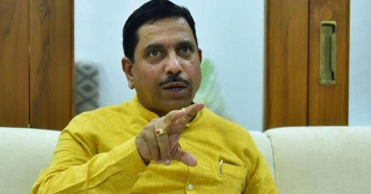 ये महात्मा गांधी के वंशज नहीं हैं: भाजपा का राहुल गांधी पर पलटवार