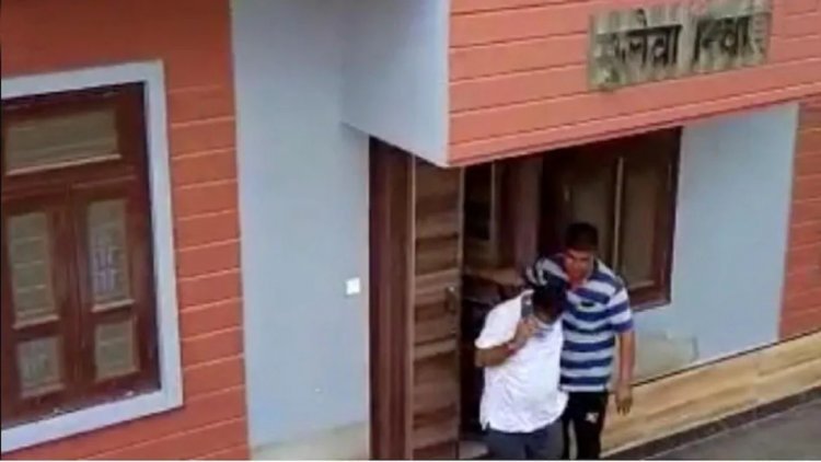 देर रात महिला टीचर के घर जाने को लेकर SDM पर एक्शन: सरकार ने किया निलंबित