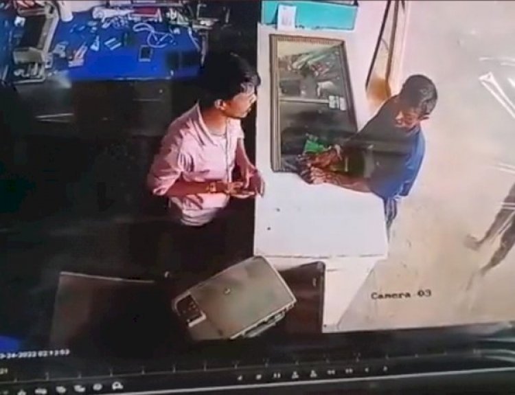 हाथ में ब्लास्ट हुआ मोबाइल फोन, सीसीटीवी कैमरे में कैद हुई पूरी घटना