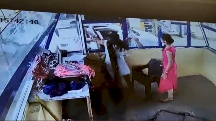 Viral Video: भाजपा नेता के भतीजे ने टोलबूथ पर महिलाकर्मी के साथ की बदसलूकी: मारपीट का वीडियो वायरल