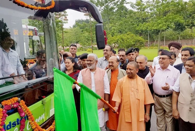 Lucknow City Transport: सीएम योगी ने दिखाई हरी झंडी, आज से चलेंगी 42 नई इलेक्टिक बसे