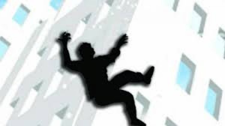 Greater Noida: NEET की परीक्षा में फेल हुई छात्रा ने, 14वीं मंजिल से कूदकर की आत्महत्या