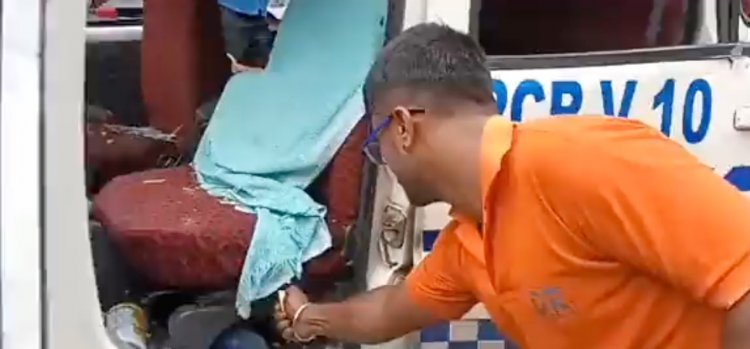 Kolkata Violence: बीएस श्रीनिवास का भाजपा पर तंज, कहा- प्रधानमंत्री इन दंगाइयों के कपड़े, झंडे देखकर इन्हें पहचान लेंगे