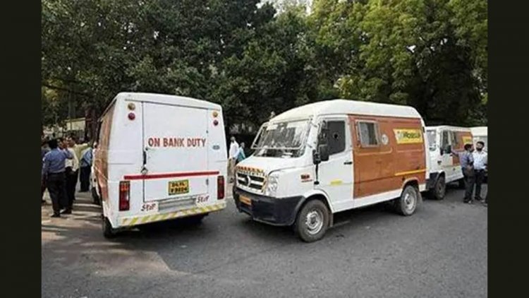 Mumbai: करोड़ों का लुटेरा 2 साथियों संग गिरफ्तार, 80 फीसदी नगदी बरामद