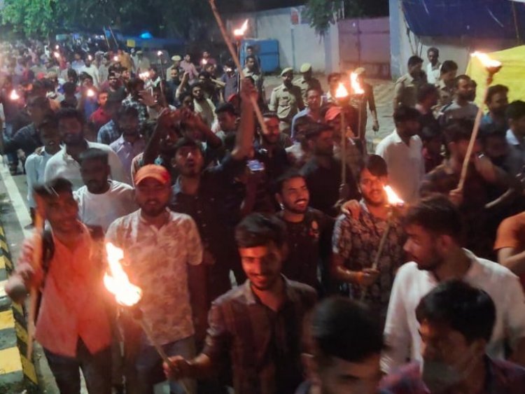 Allahabad University: 400% बढ़ गई फीस, छात्रों ने किया विरोध प्रदर्शन, सपा और कांग्रेस समर्थन में उतरे