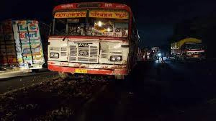 Lucknow: नेशनल हाइवे पर रोडवेज बस ने मजदूर को कुचला, आक्रोशित मजदूर साथियो ने किया पथराव