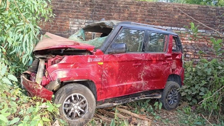 शाहजहांपुर: लखनऊ-दिल्ली नेशनल हाईवे पर भीषड़ हादसा, युवक की मौतबी चार घायल