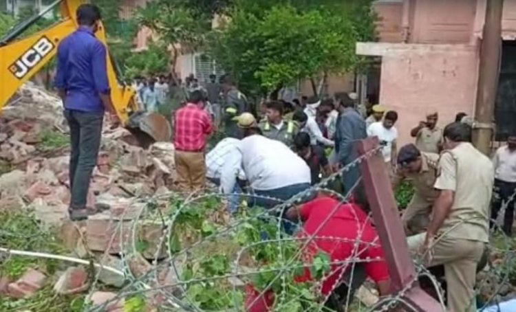 Noida: निर्माणाधीन बाउंड्री की दीवार गिरी, चार मज़दूरों की मौत, 7 हुए घायल