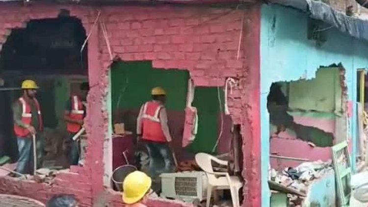 Indore: सात साल की लड़की की चाकू मारकर हत्या, आरोपी के घर पर चला