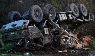 Sikkim: भारतीय सेना का ट्रक हुआ दुर्घटनाग्रस्‍त, तीन जेसीओ सहित 16 जवानों की मौत 4 घायल