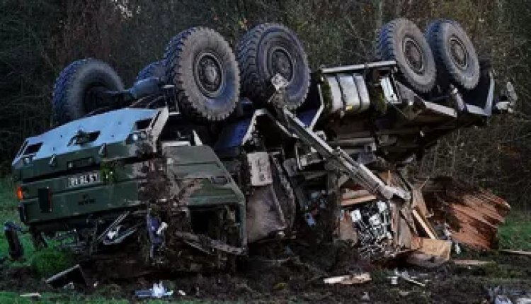 Sikkim: भारतीय सेना का ट्रक हुआ दुर्घटनाग्रस्‍त, तीन जेसीओ सहित 16 जवानों की मौत 4 घायल