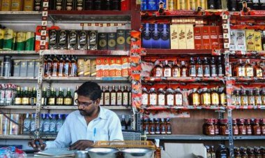 Uttar Pradesh: 1 अप्रैल से महंगी होगी शराब, सरकार ने विदेशी शराब, बीयर, की फुटकर दुकानों के लाइसेंस शुल्क में की वृद्धि