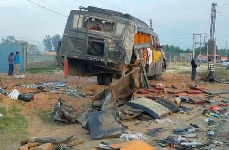 Haryana News: अंबाला में एक ट्रक और बस में हुई भयानक टक्कर, 7 की मौत 4 घायल