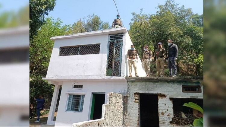 Uttarakhand: एक घर से माँ सहित 3 बच्चों के सड़े-गले शव मिलने से मचा हड़कंप, जांच में जुटी पुलिस